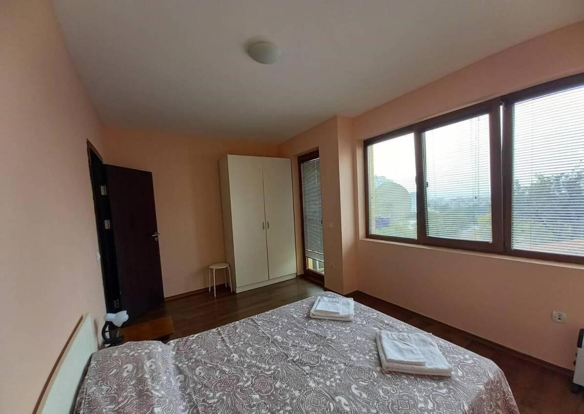 Апартамент Романтика Varna Extérieur photo